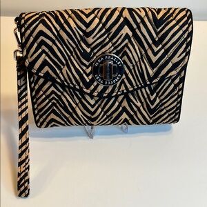 Vera Bradley Your Turn Smartphone All In One Wristlet
